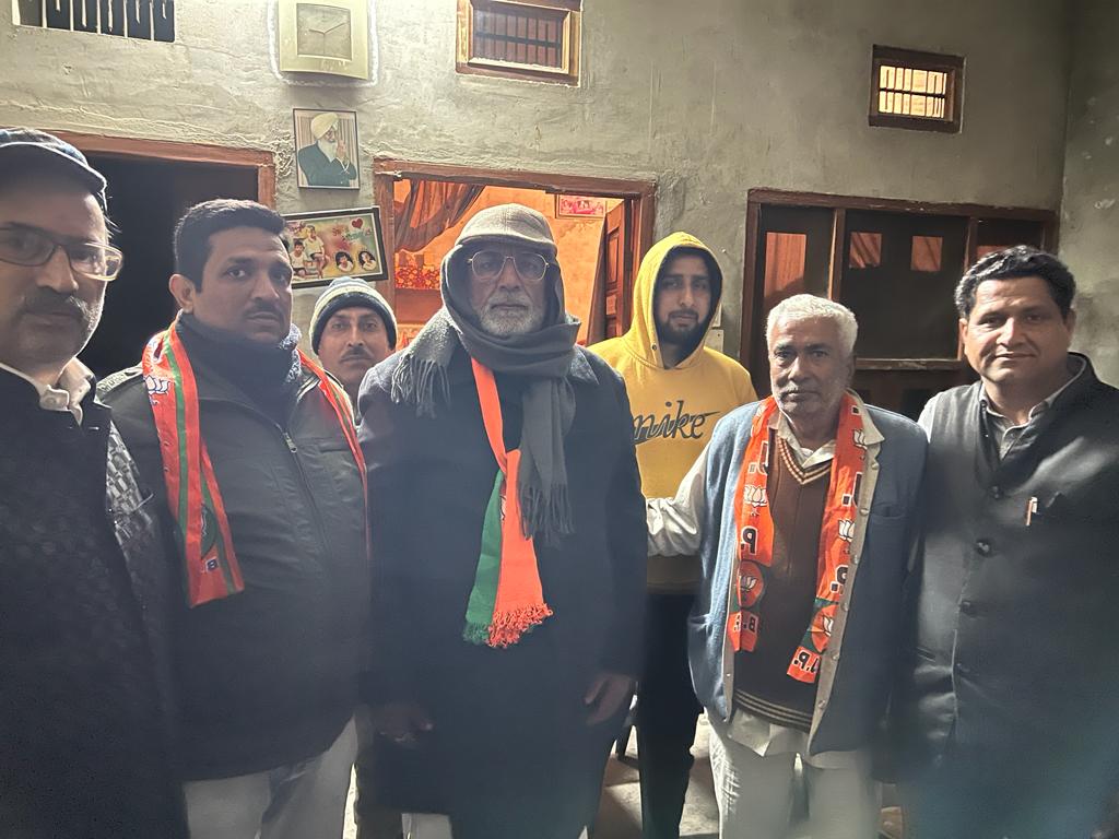 युवा नेता लक्की दहूजा परिवार सहित भाजपा में शामिल
