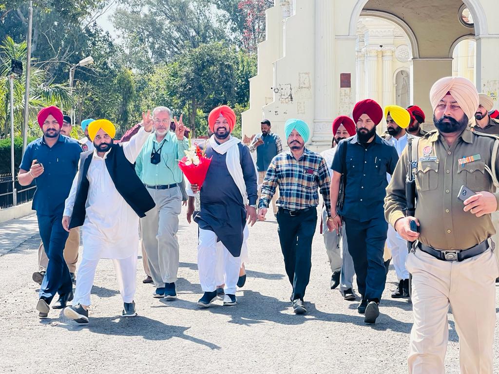 Bhagwant Mann assesses Strong Room in Patiala