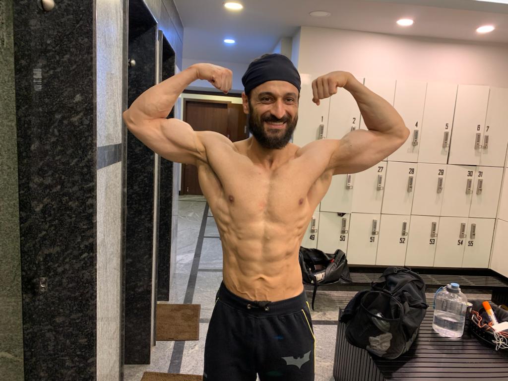 365 Days Shredded & Strong Naturally by Shredded Varun Khanna