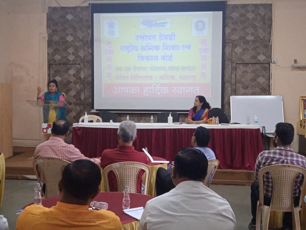 Trainer Nita Nigam at her best at Change Management Workshop at ISP, Nasik