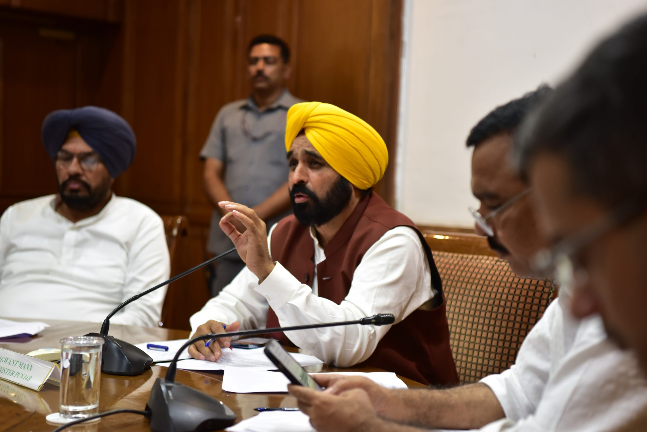 Farmers call off their proposed agitation after meeting with CM