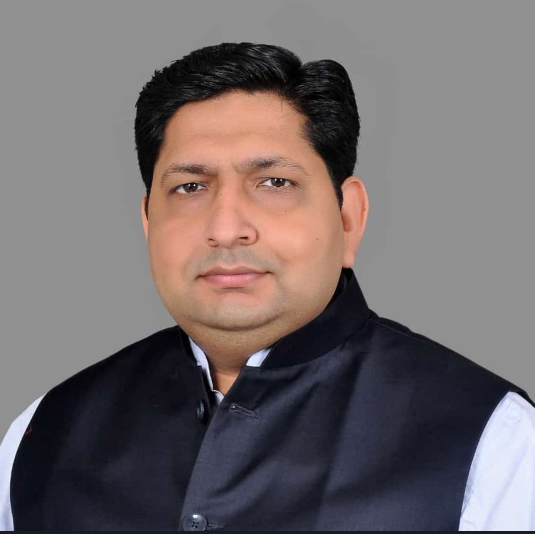 Why is Astrologer Pradip Verma regarded as the best astrologer in India?