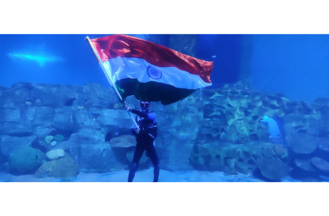 Come Witness the Largest Indian Flag Hoisting Underwater at VGP Marine Kingdom, Chennai