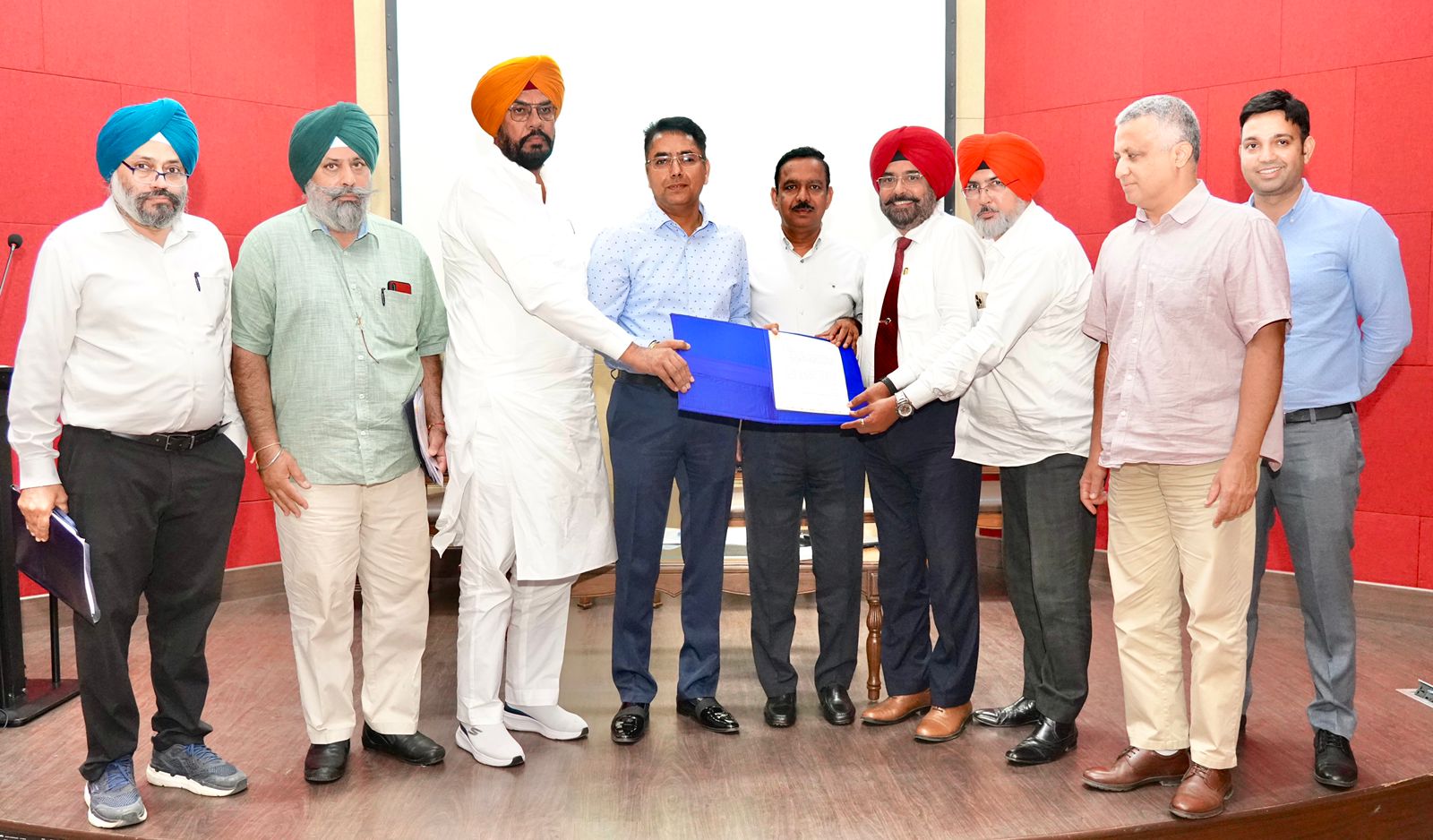 <strong>MANN GOVT TO PROMOTE UTILIZATION OF FERMENTED ORGANIC MANURE IN AGRICULTURE &amp; HORTICULTURE: AMAN ARORA</strong>