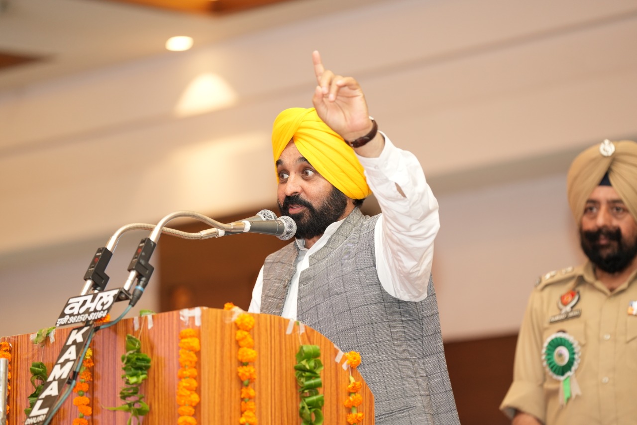 CM Slams Akali and Congress Leadership for living in ‘fool’s paradise’