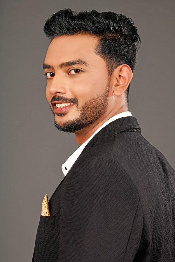 Atul Chavan is model who recently played lord Krishna's role in Marathi film & entertaining anchor