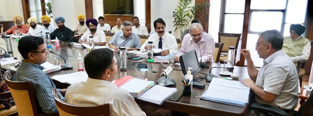 Chief Secretary Vijay Kumar Janjua issues instructions to make roads safe