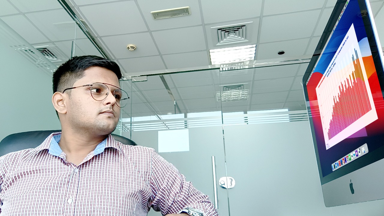 Yash Patel Is One Of the youngest FMCG International Trading Expert in Dubai