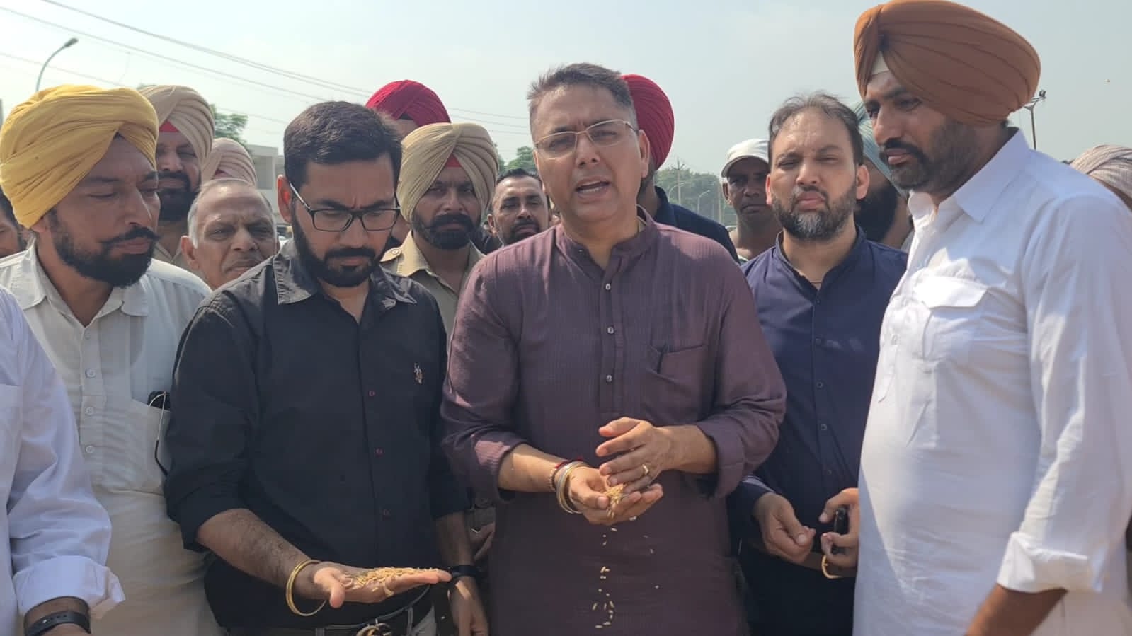 Cabinet Minister Aman Arora Formally Starts Paddy Procurement at Sunam