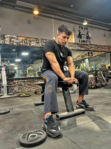Ashutosh Jha, Emerging as a Self-Driven and determined Fitness Model, Entrepreneur & an influencer