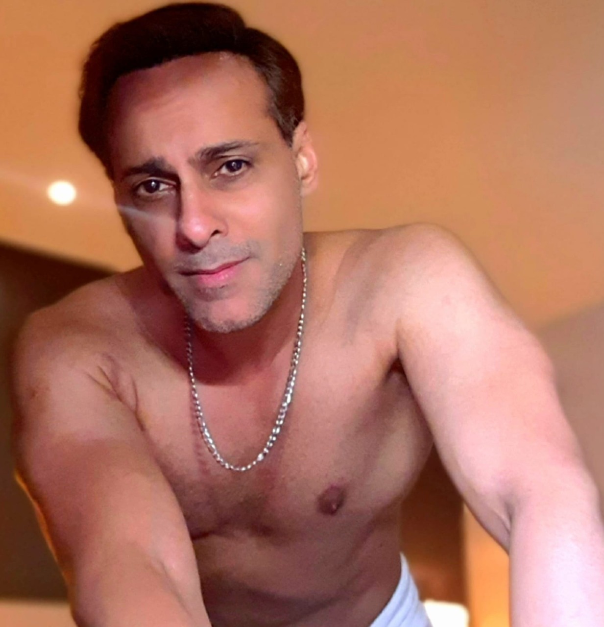 GAUTAM KAPUR - PATIENCE OF A PANTHER ! Hollywood Calling
