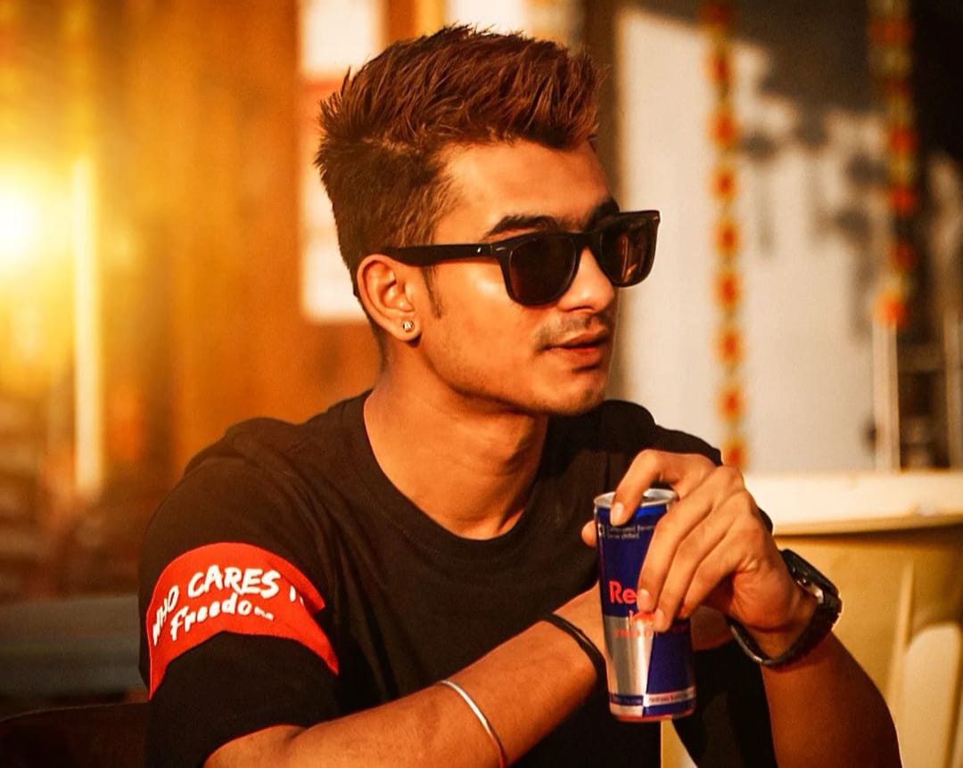 Jaxx Khan is an Very Popular Creative Director and Concept Artist