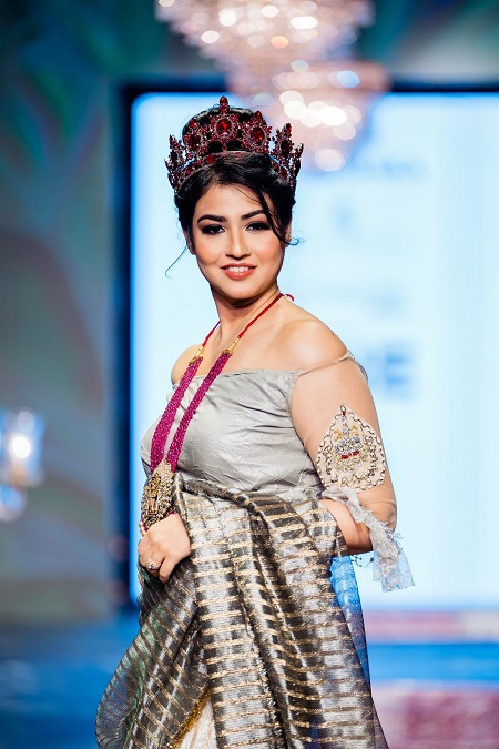 Aayushi Jain: From Home Maker to Fashion Sensation