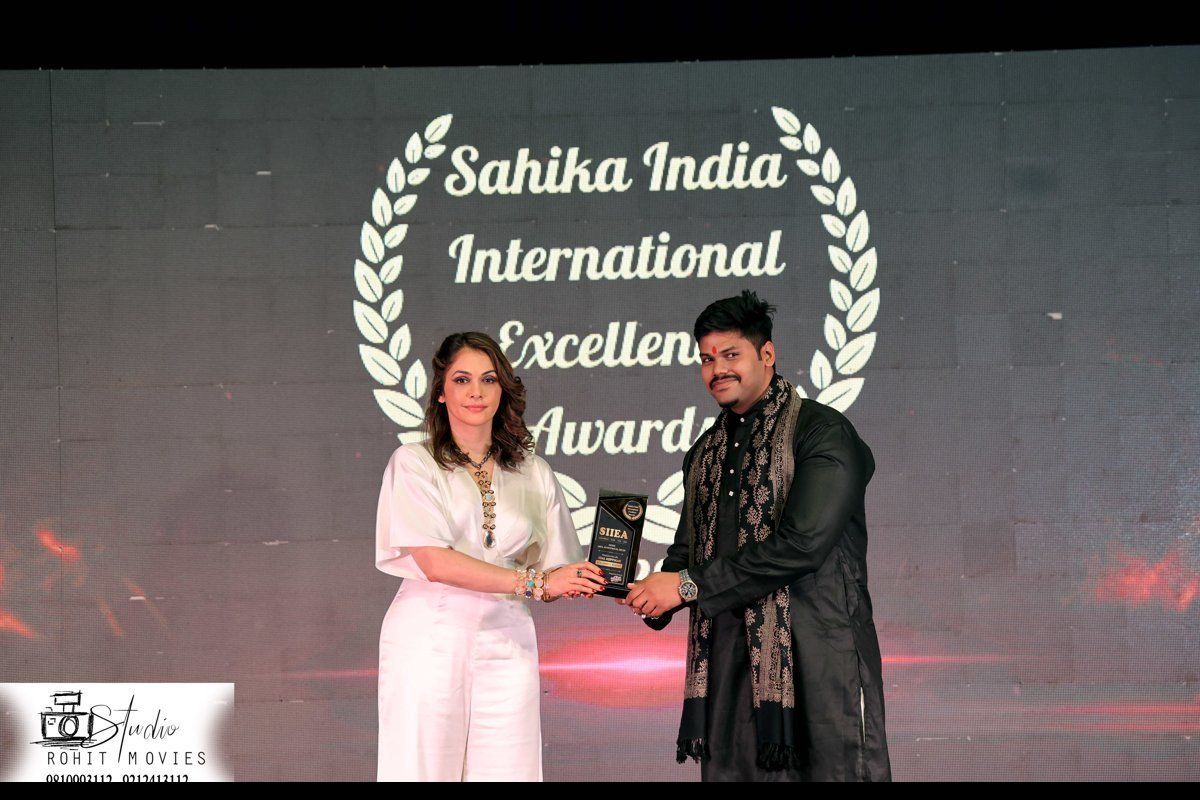 Acharya Rohan Chandra Crowned 'Best Astrologer in East Delhi' by Sahika India International Excellence Awards: A Cosmic Journey of Wisdom and Healing Unveiled!