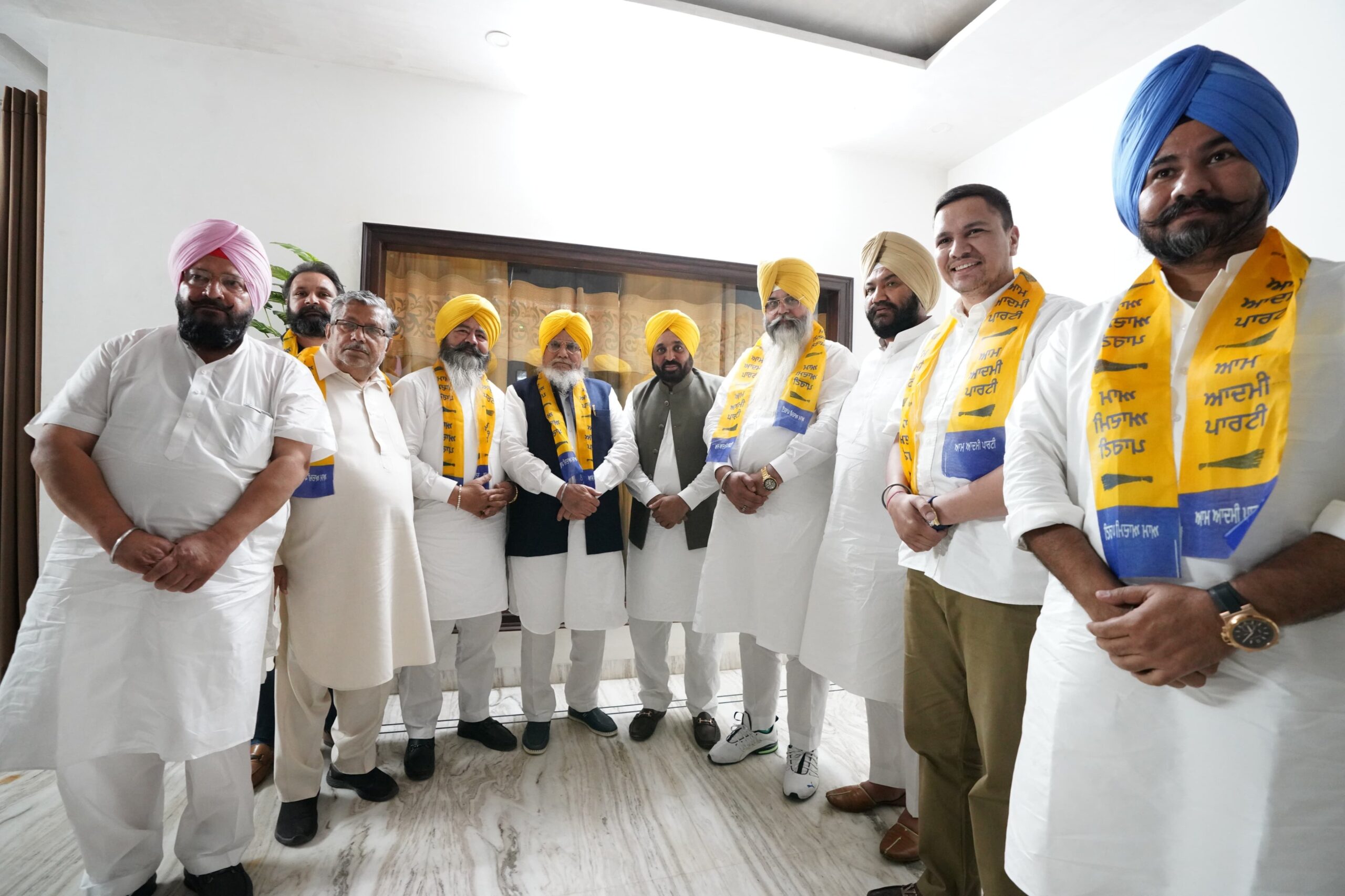 AAP gives a jolt to Akali Dal in Amritsar