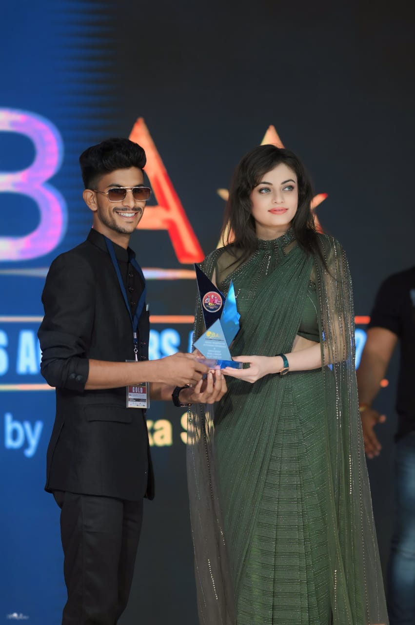 Kadam Dayanand wins the GABB award in Ahmadabad -  Famous Bollywood actress Sneha Ullal felicitates