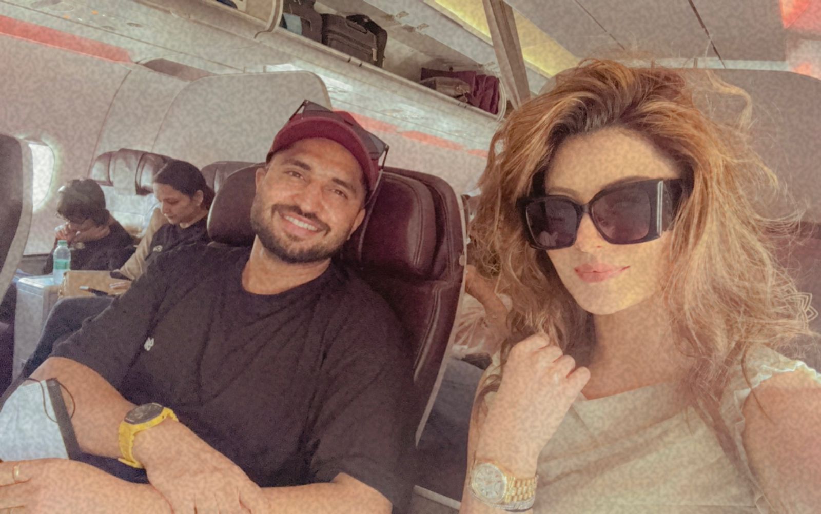 Urvashi Rautela flies along with her hero Jassie gill to New York