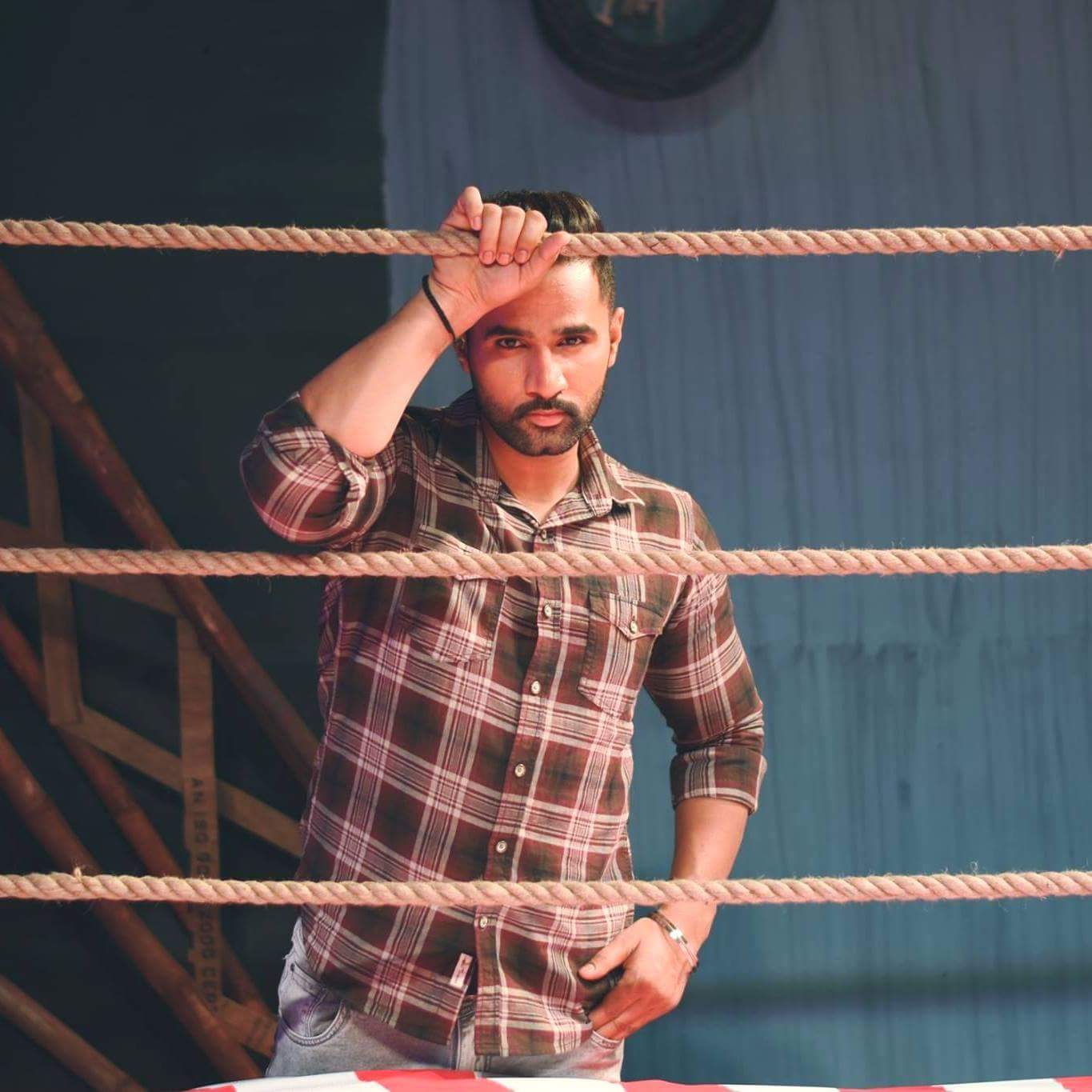 Naveed Akhtar: Bridging Heritage and Stardom
