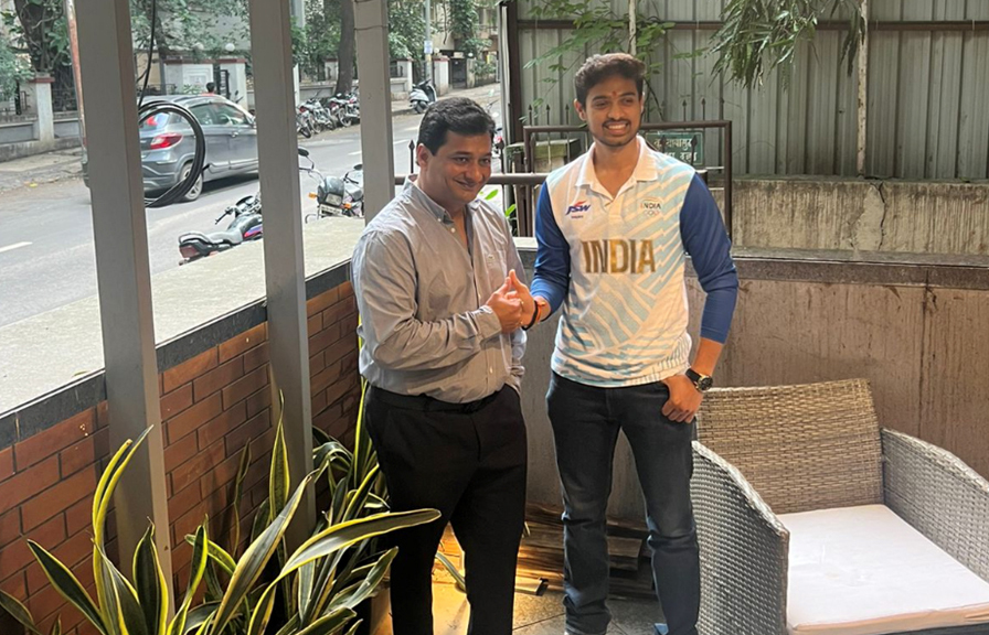 Swapnil Kusale Visits Ravetkar Group to Show Gratitude and Inspire the Team