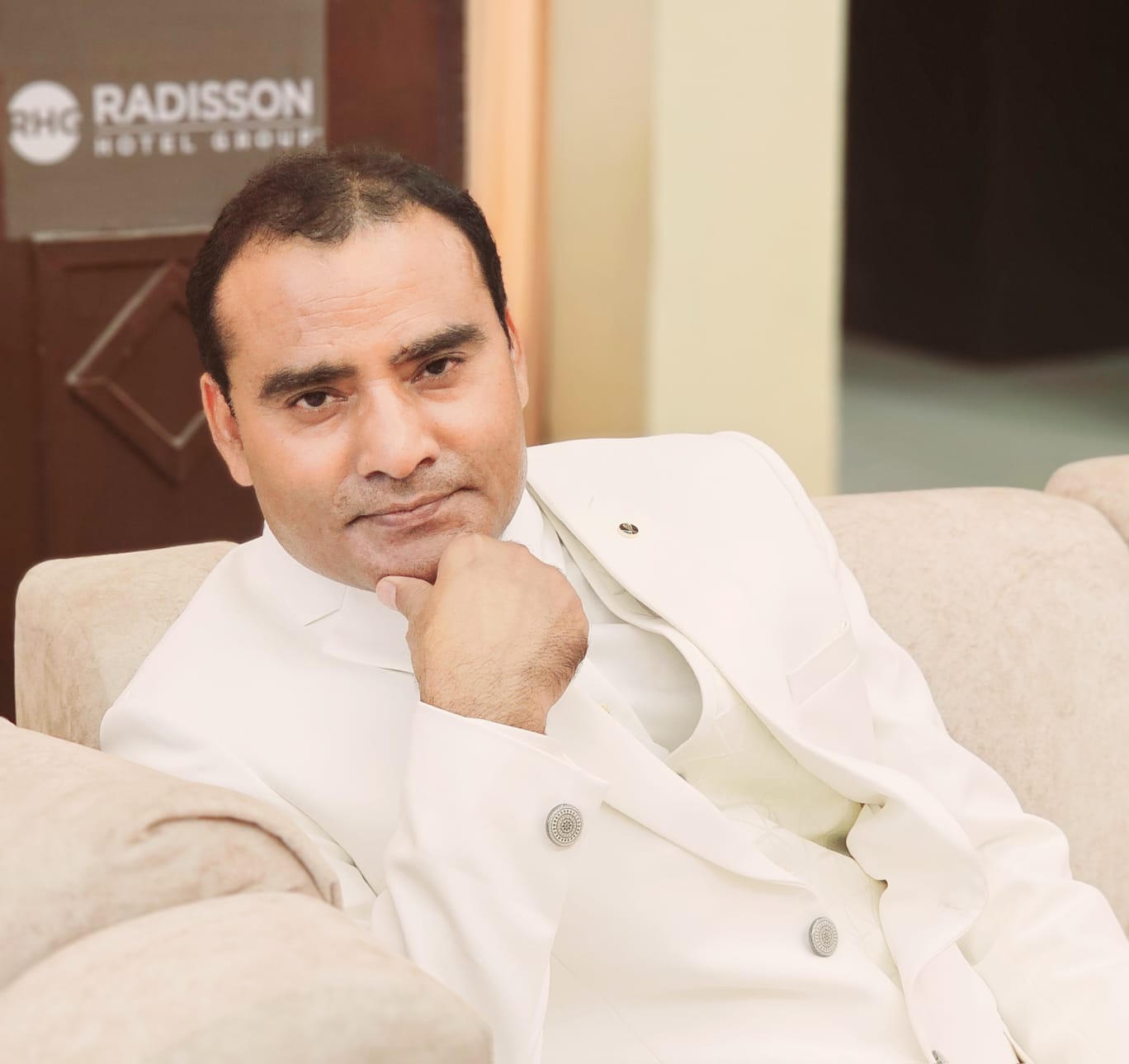 Lyricist Avnish Rahi will become doctor from writer
