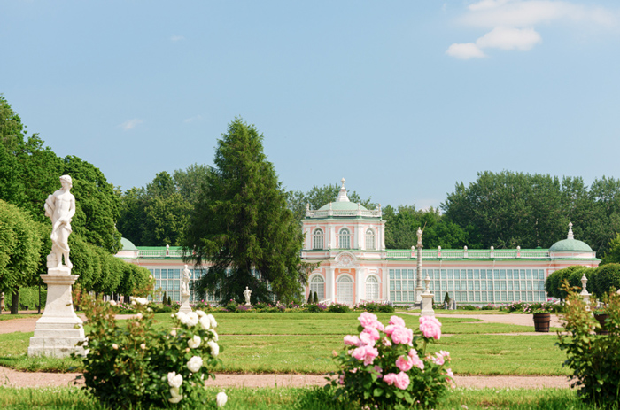 Moscow offers a historical journey: estates of the XIX century in a modern life