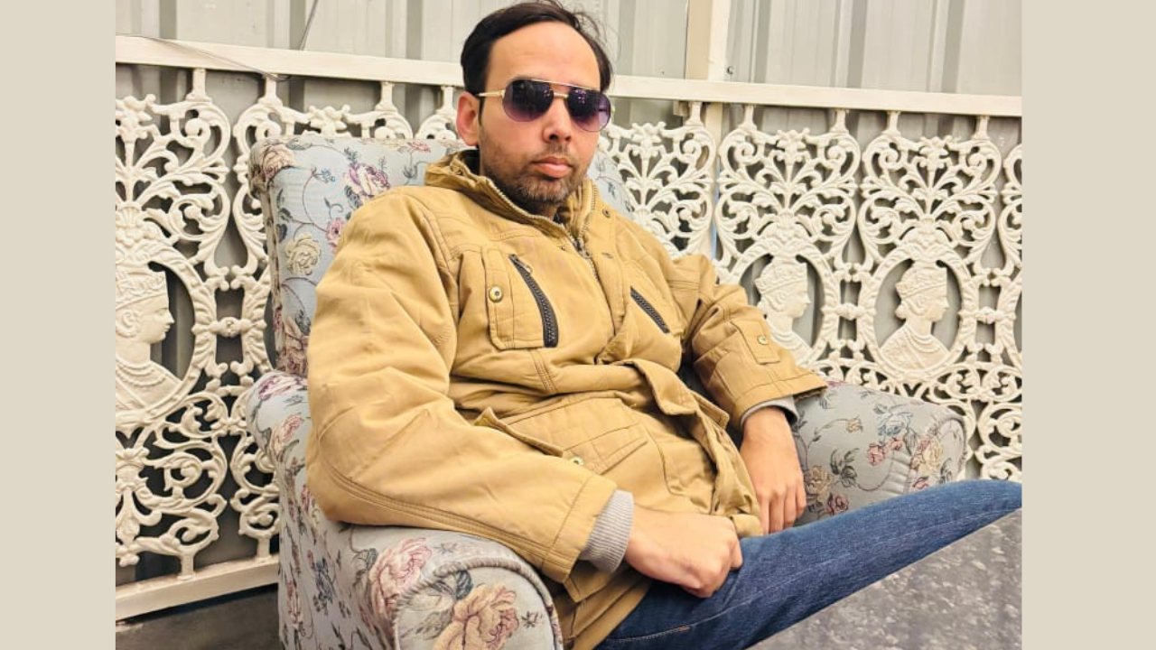 Campaign to support senior Bollywood artists in pipeline by award winning film director Vipin Agnihotri