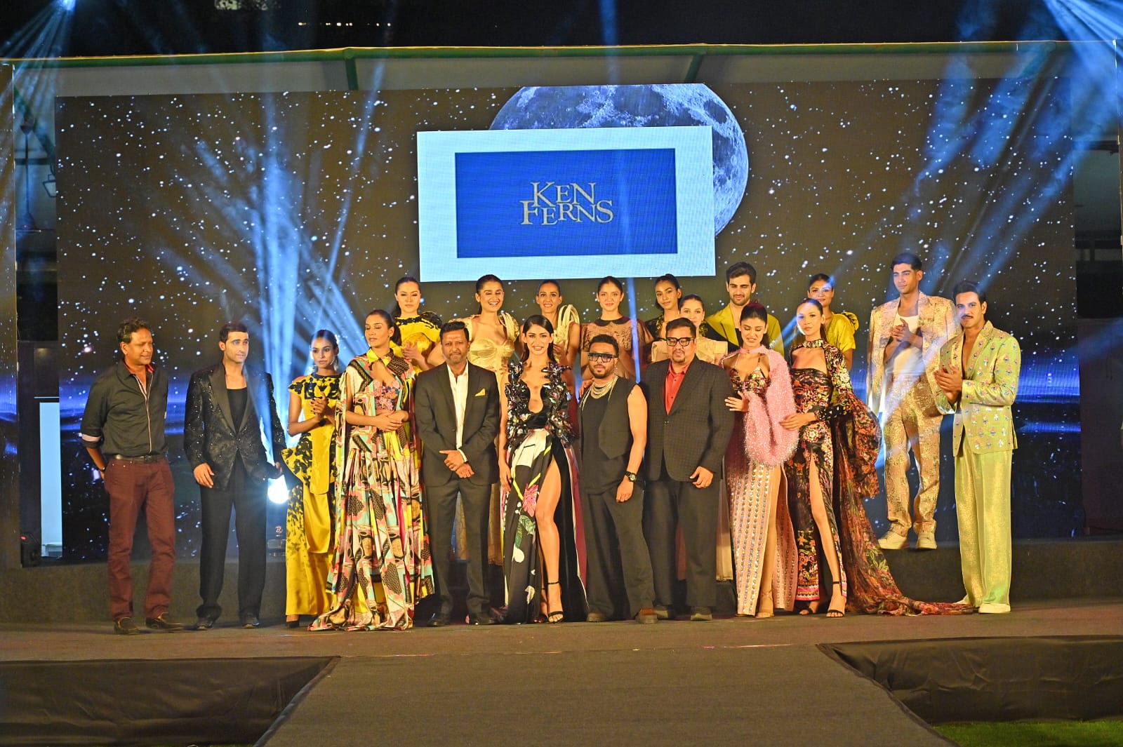 Ken Ferns Stuns with Jaw-Dropping Creations at Black Medal Night, Directed by Shakir Sheikh
