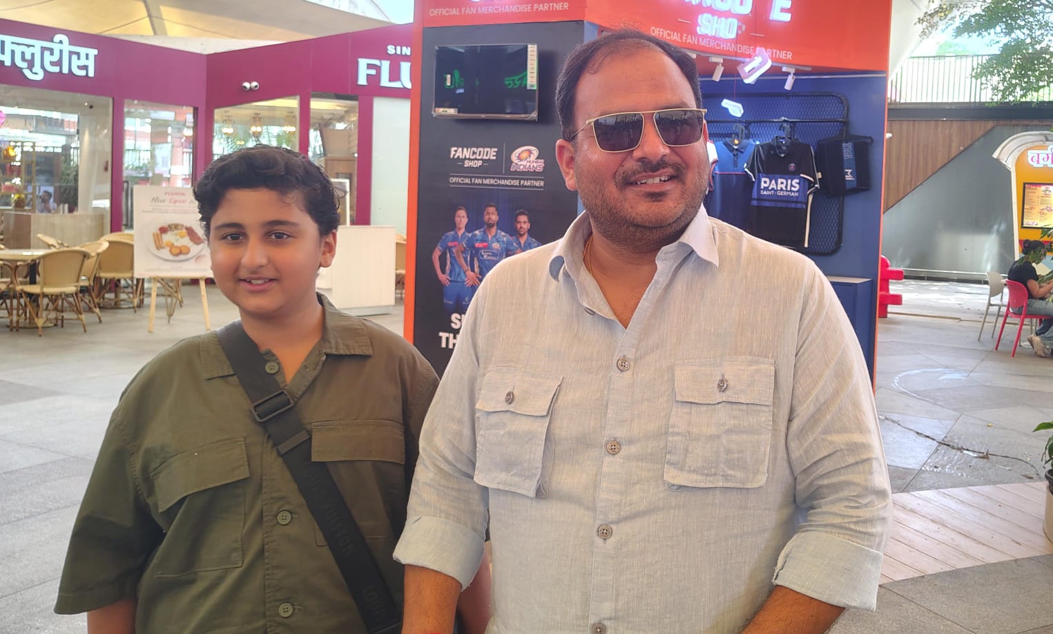 SP Leader Suraj Singh Spotted at Mumbai Airport, Sparks Political Buzz