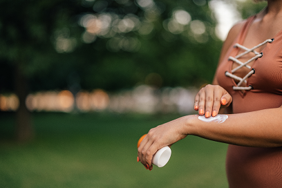 Why You Need Moisturizer Under Your Sunscreen