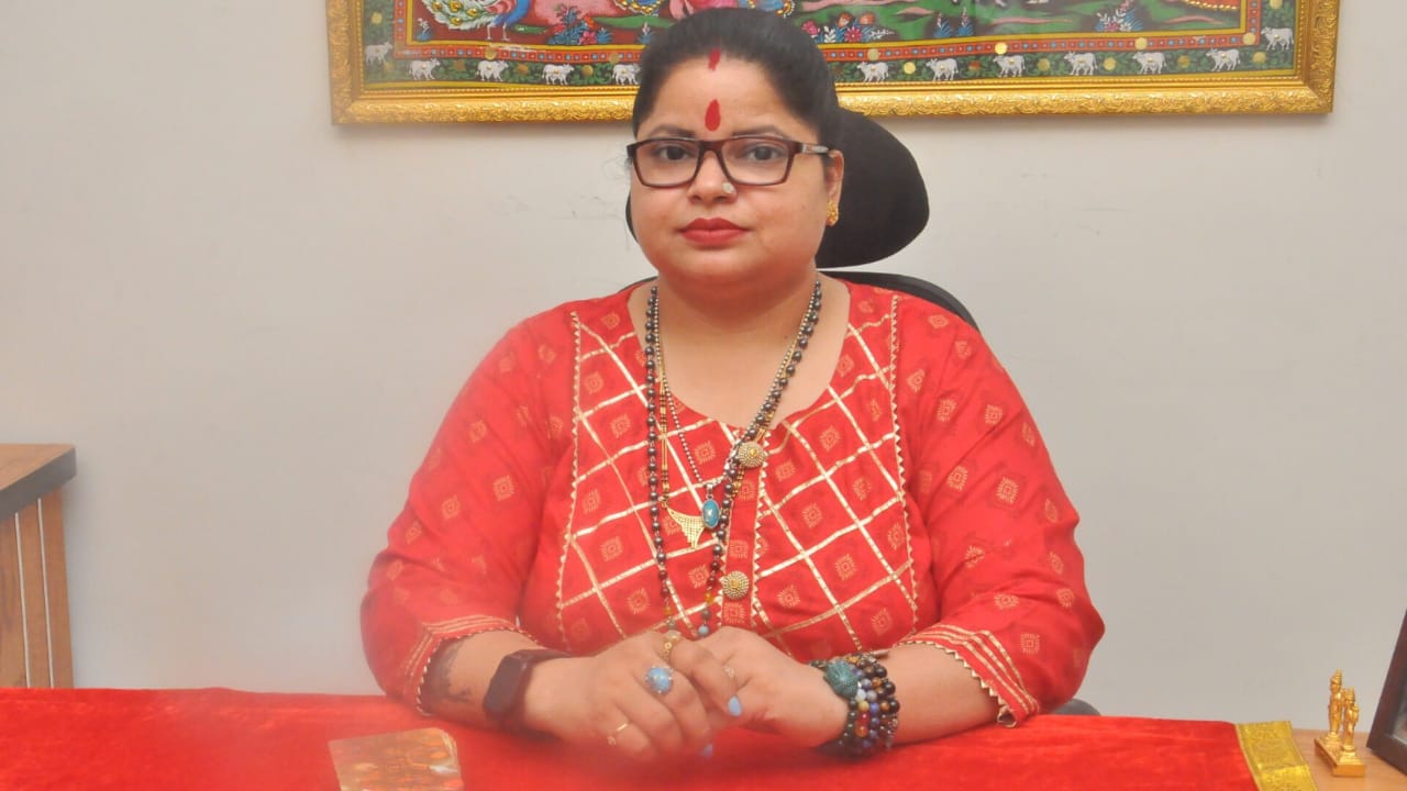 The 2026 Energy Cycle Explained Maa Paramjyotika’s Astro-Tarot Forecast for the Year Ahead
