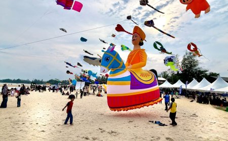 Tamil Nadu Team Skyters Wins Creative Kite Champion Award at Kuantan International Kite Festival 4.0