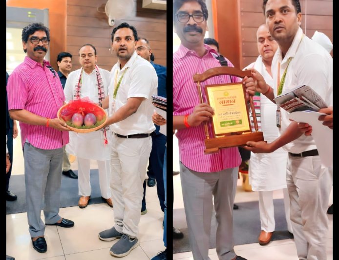 The Tree Man Ravi Kumar Nishad Presents World-Famous Miyazaki Mango to CM Hemant Soren, Receives Appreciation for Agricultural and Environmental Initiatives 