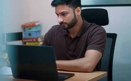 Anshul Mishra, Co-founder of StoryBizz Media, Brings Marketing and PR Experience to AI Visibility