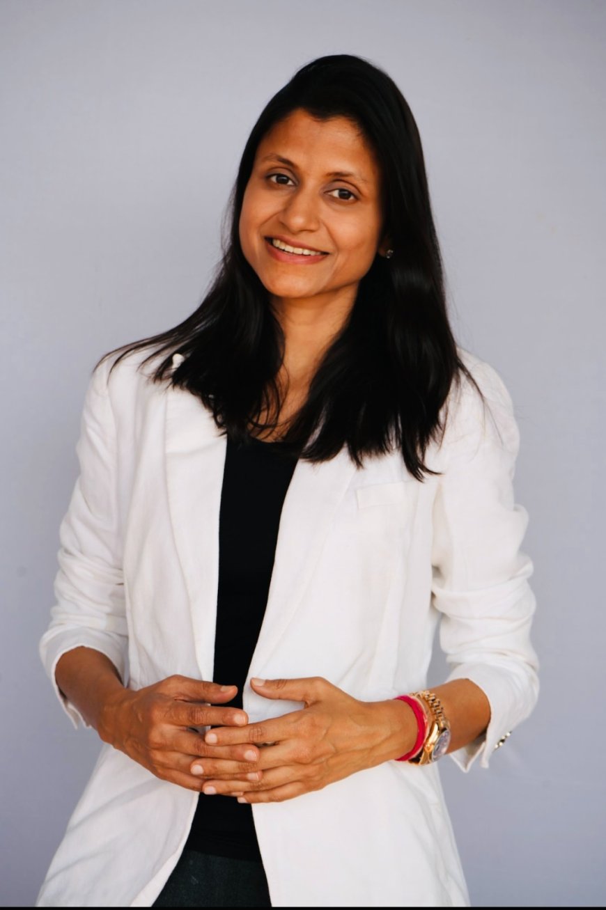 Karishma Goenka Wins Hearts with Her Viral Poem “Vishwaroop”